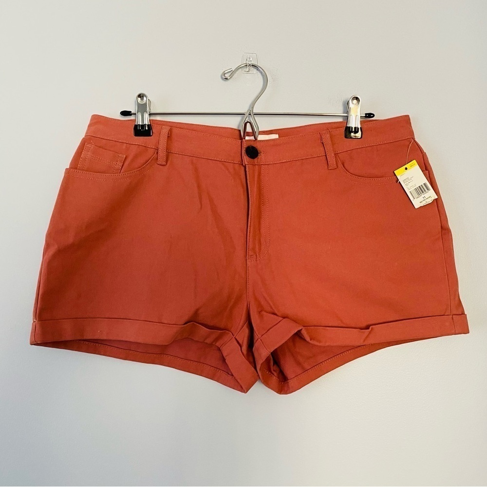 NWT Bongo Shorts Size 11, Cuffed Twill Shorts, Withered Rose Color